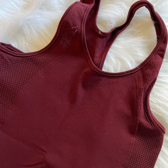 lululemon athletica Tops - Lululemon reveal tank